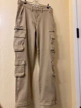 Women's Multi-Pocket Cargo Pants in Khaki